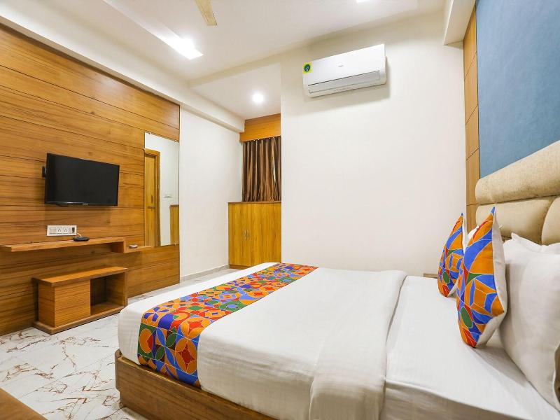 Fabhotel Raj Villa image