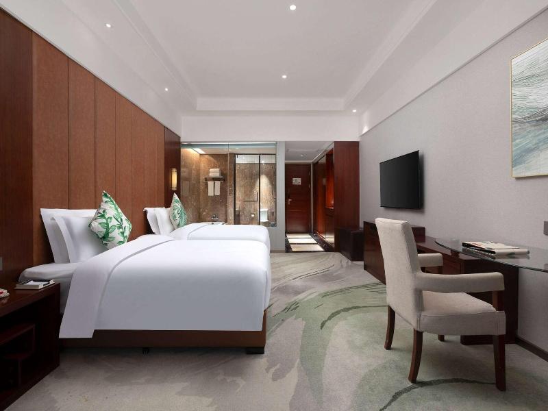 Wyndham Garden Qianjiang Downtown image
