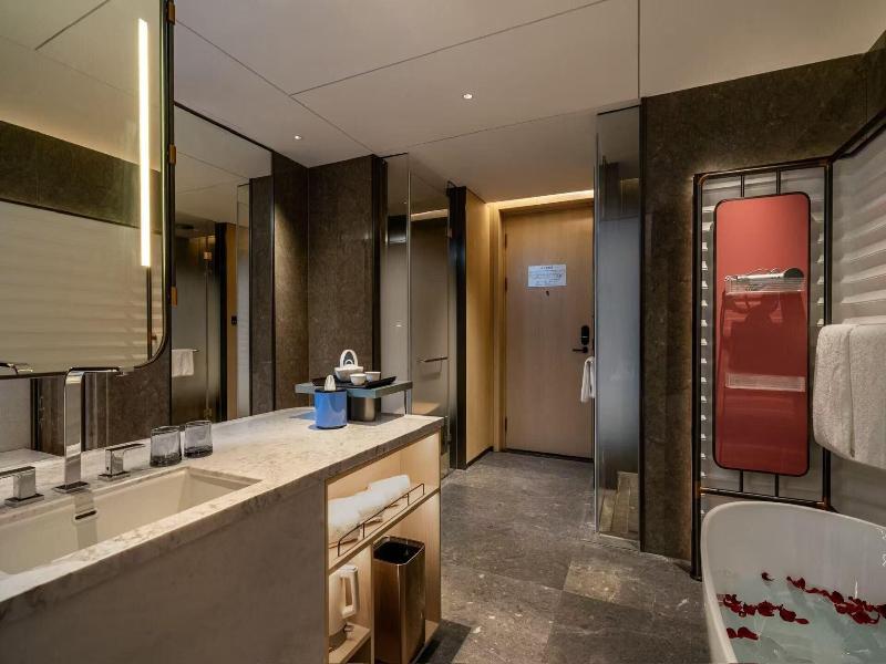 Shanghai Hongqiao Heyitang Hotel image