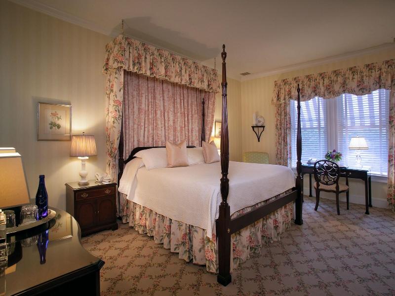 Bernards Inn image