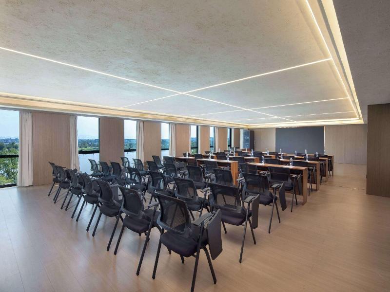 Days Hotel By Wyndham Qionglai Yangan New Town