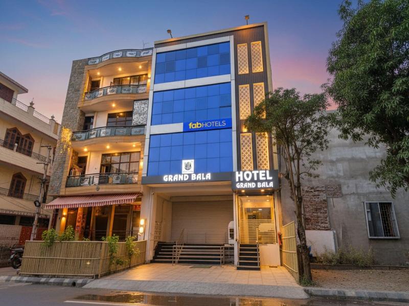 Fabhotel Grand Bala — general view