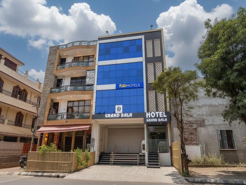 Fabhotel Grand Bala — general view