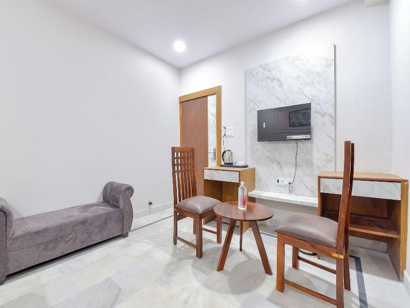 Fabhotel Grand Bala image