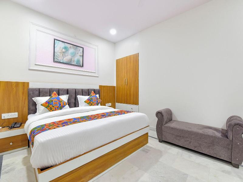 Fabhotel Grand Bala image