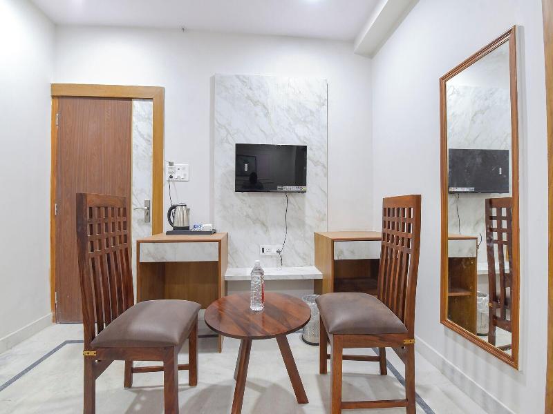 Fabhotel Grand Bala image