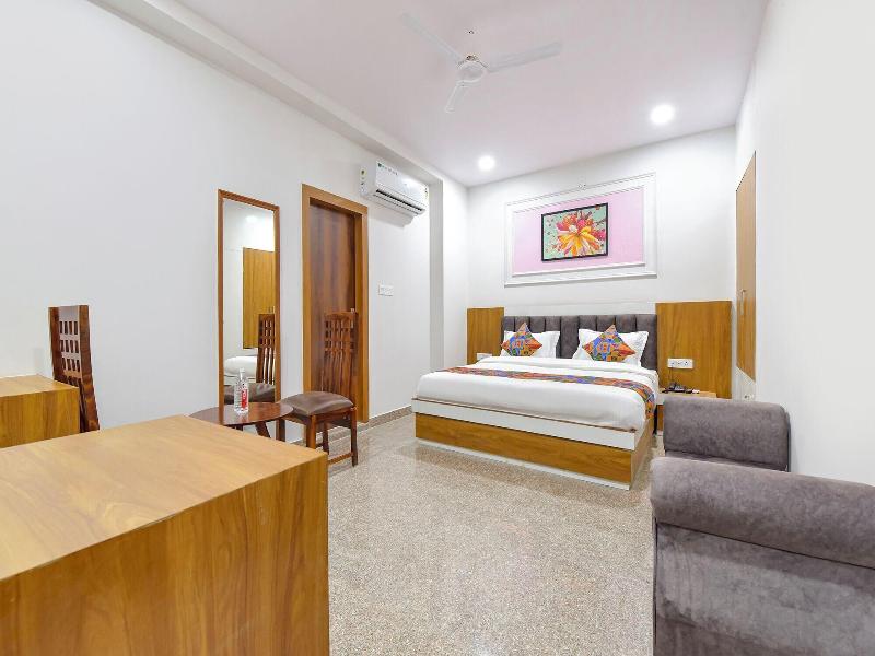 Fabhotel Grand Bala image