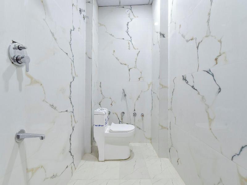 Fabhotel Grand Bala image