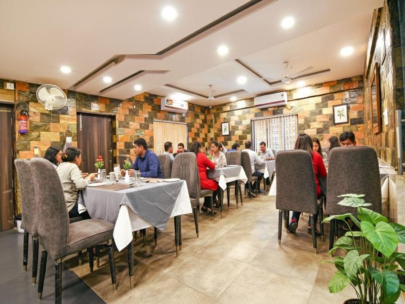 Fabhotel Prime Familto image