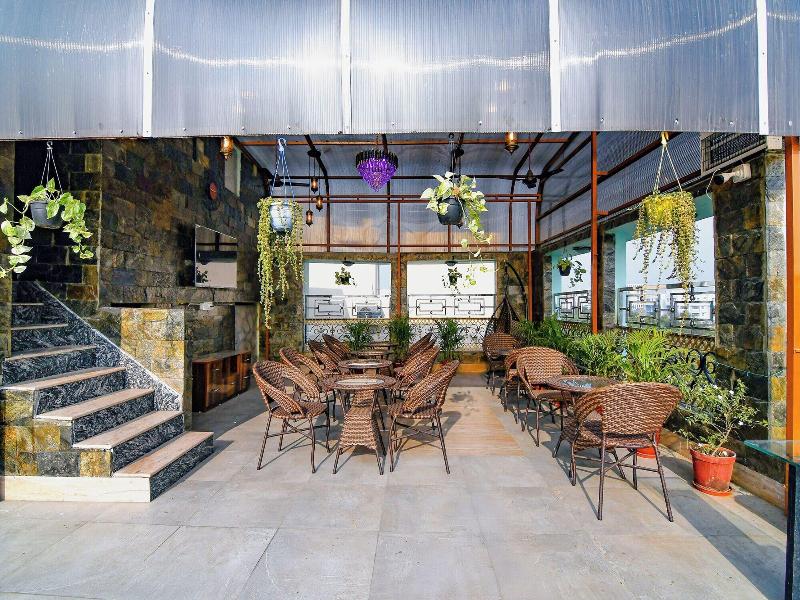 Fabhotel Prime Familto image
