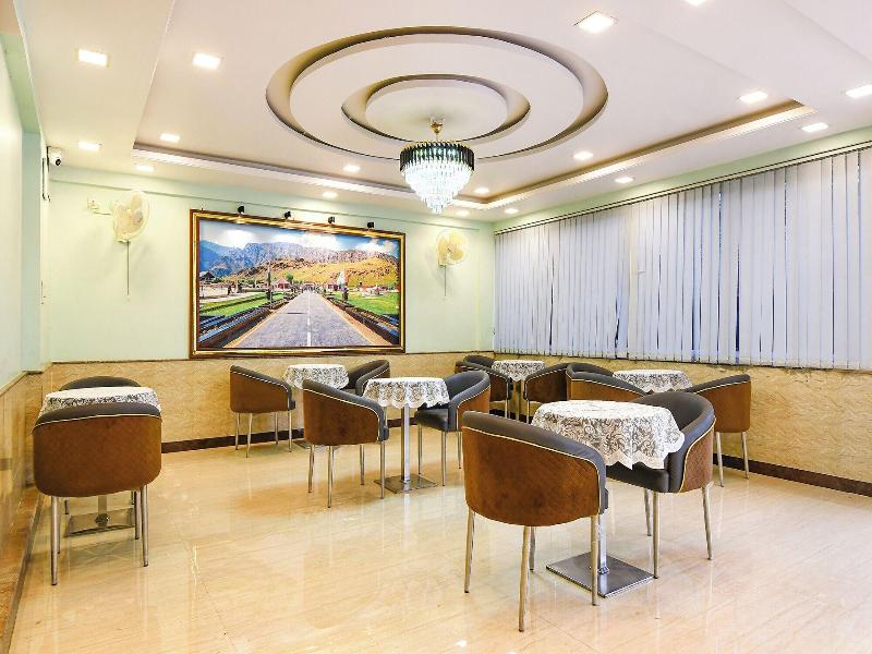 Fabhotel Prime Familto image