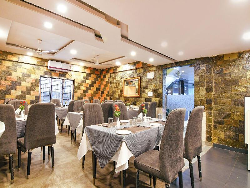 Fabhotel Prime Familto image