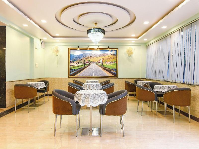 Fabhotel Prime Familto image