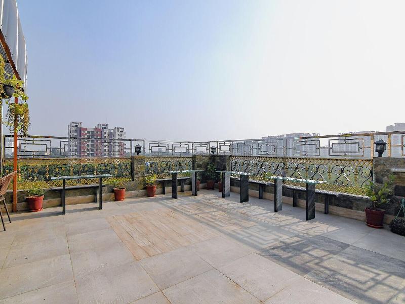 Fabhotel Prime Familto — exterior view