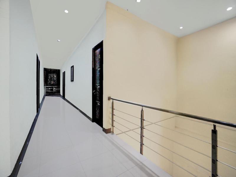 Hotel O 76 Gayungsari image