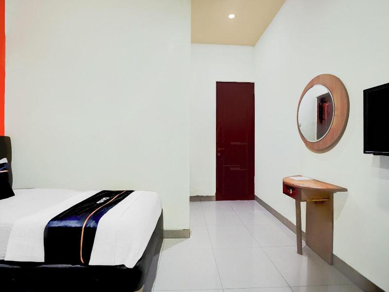Hotel O 76 Gayungsari image