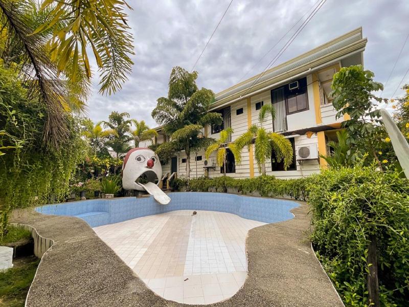 Isla Virginia Pantalan — exterior view