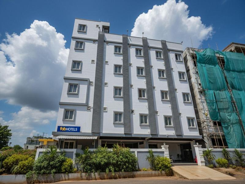 Fabhotel Ssr Ikon Suites — general view