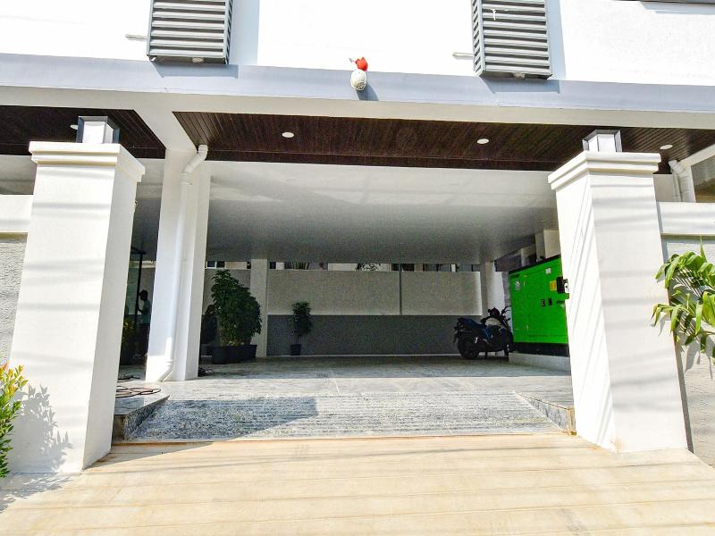 Fabhotel Ssr Ikon Suites — general view