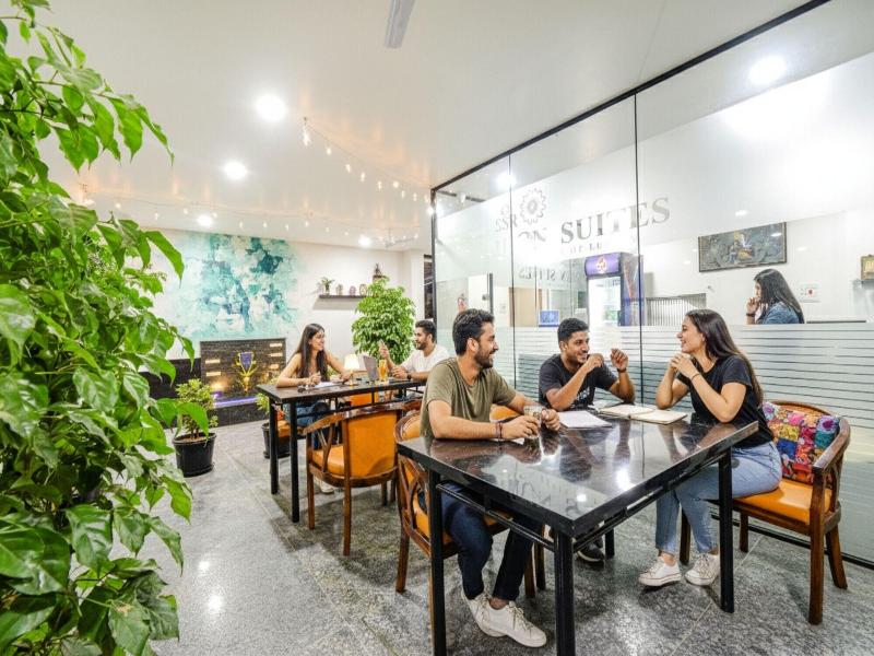 Fabhotel Ssr Ikon Suites