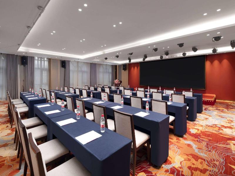 Ramada By Wyndham Zhumadian West Station