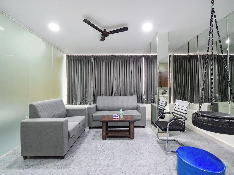 Fabhotel Elite Inn