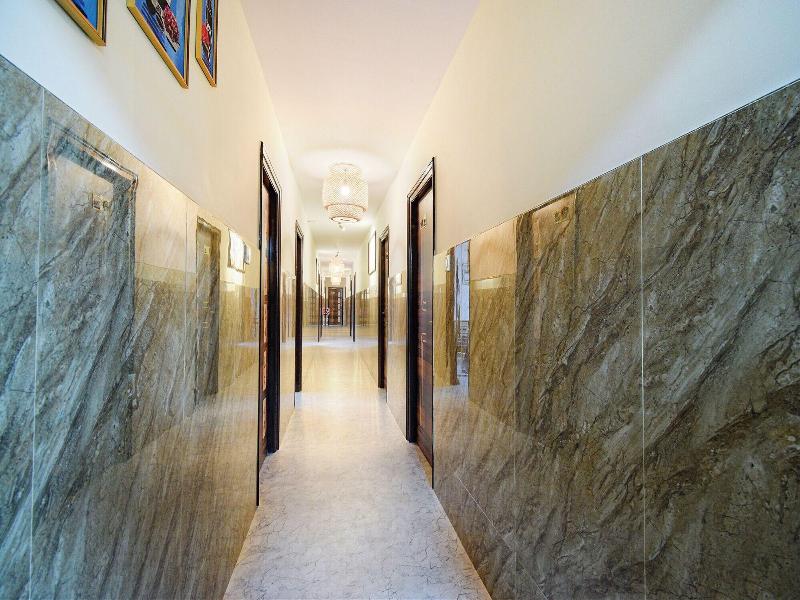 Fabhotel Elite Inn