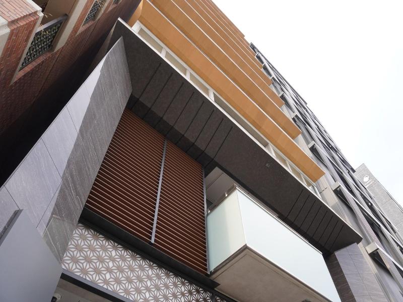 Premium Apart Monday Kyoto Gojo image