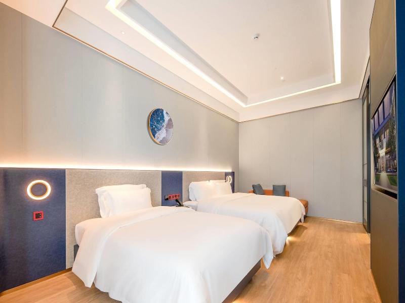 Ramada By Wyndham Guangzhou Huangpu image