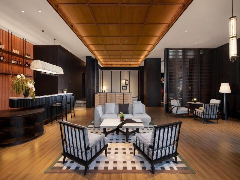 Days Hotel By Wyndham Leiyang North — view