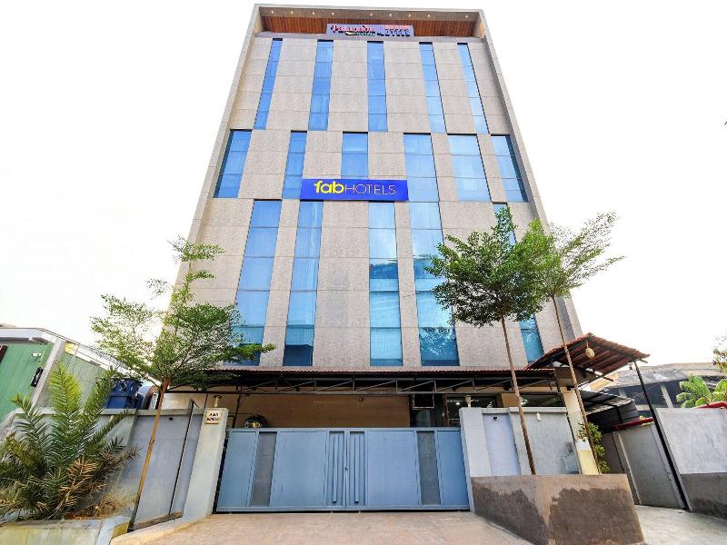 Fabhotel Unnam — exterior view