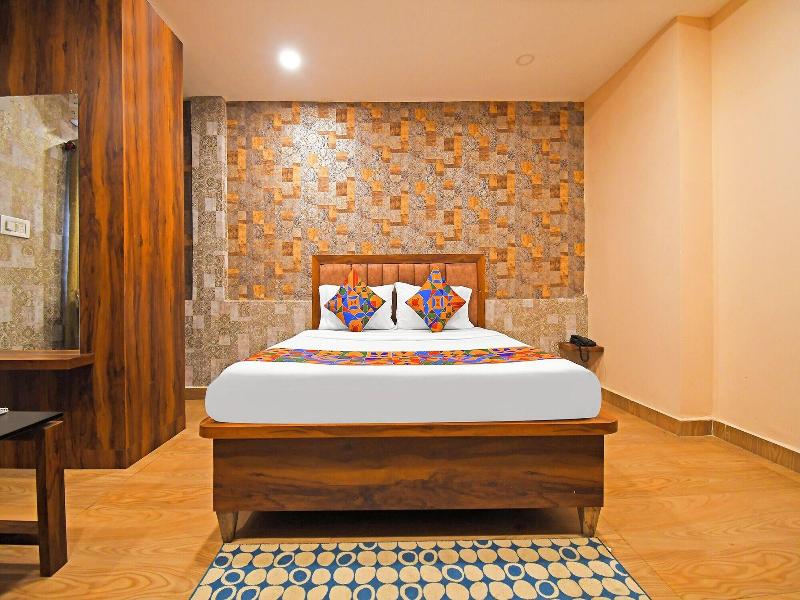 Fabhotel Royal Lagoon image