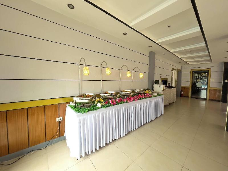 Valentine Hotel Angeles City image