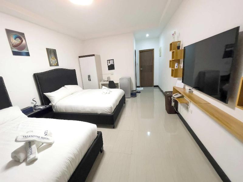 Valentine Hotel Angeles City image