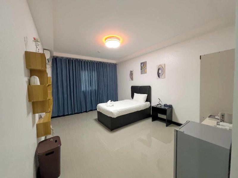 Valentine Hotel Angeles City image