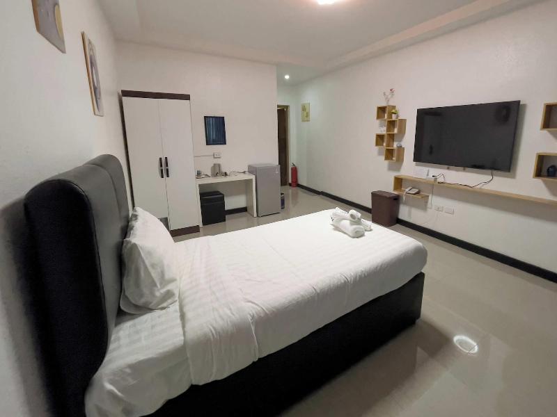 Valentine Hotel Angeles City image