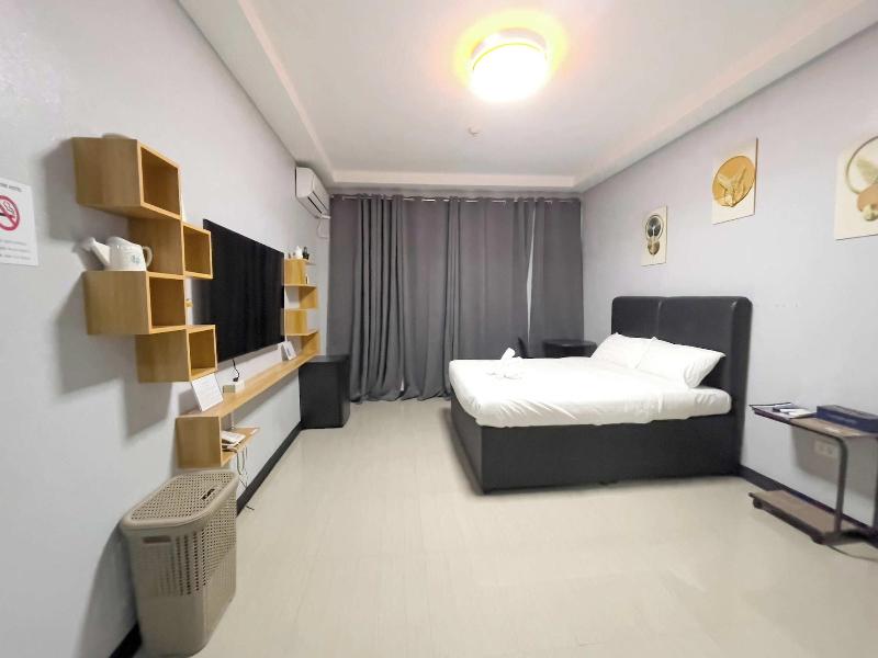 Valentine Hotel Angeles City image