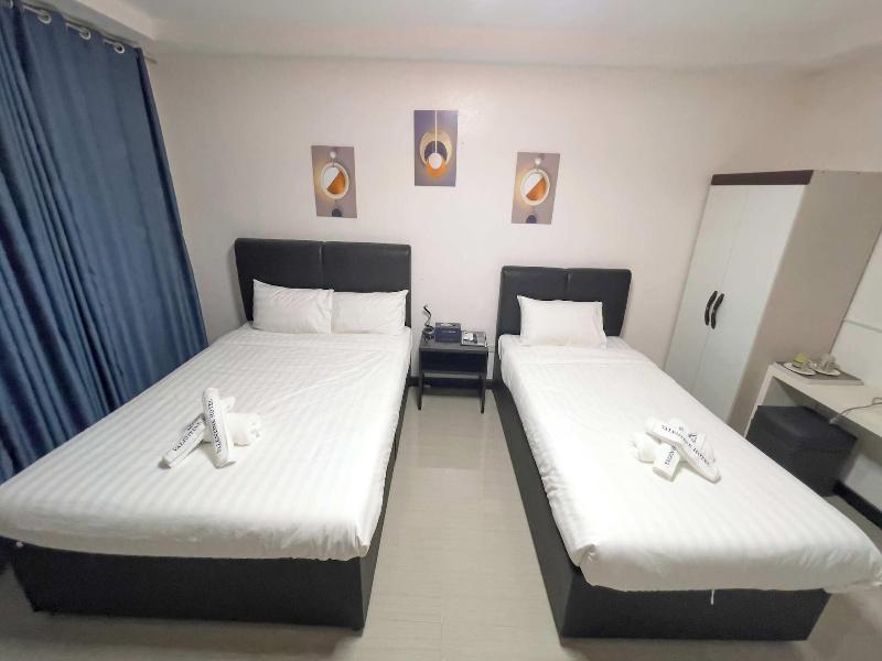 Valentine Hotel Angeles City image