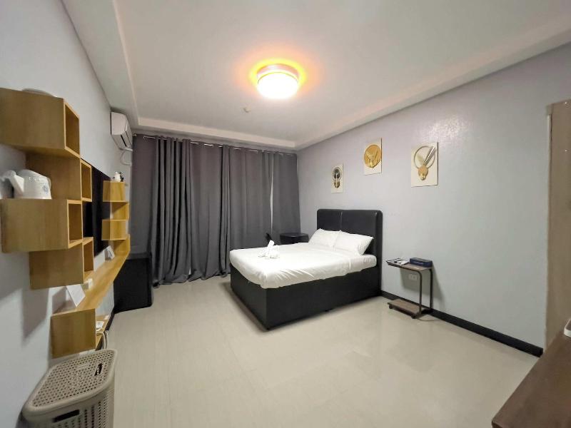 Valentine Hotel Angeles City image
