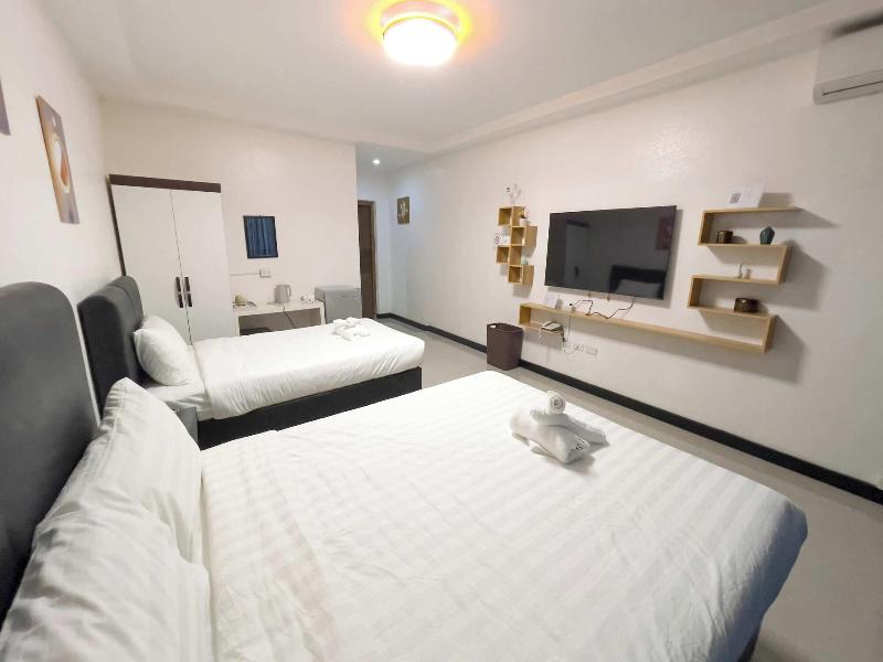 Valentine Hotel Angeles City image