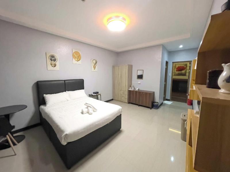 Valentine Hotel Angeles City image
