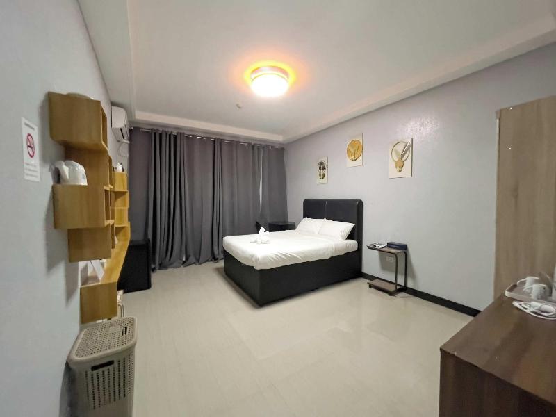 Valentine Hotel Angeles City image