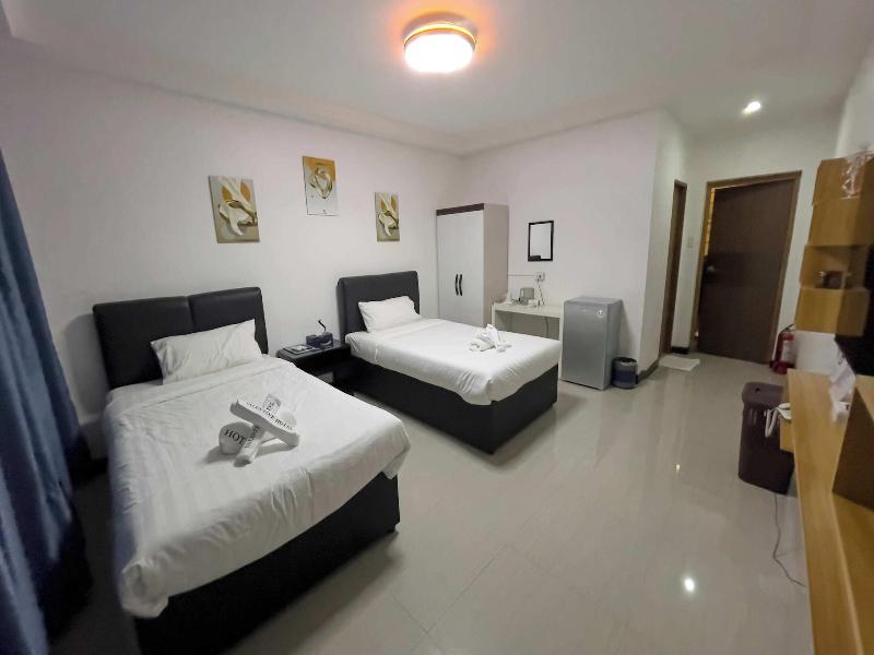 Valentine Hotel Angeles City image