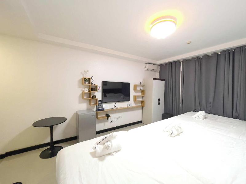 Valentine Hotel Angeles City image