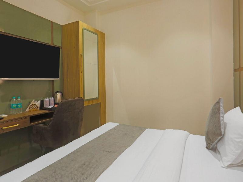 Fabhotel Mishika Inn image