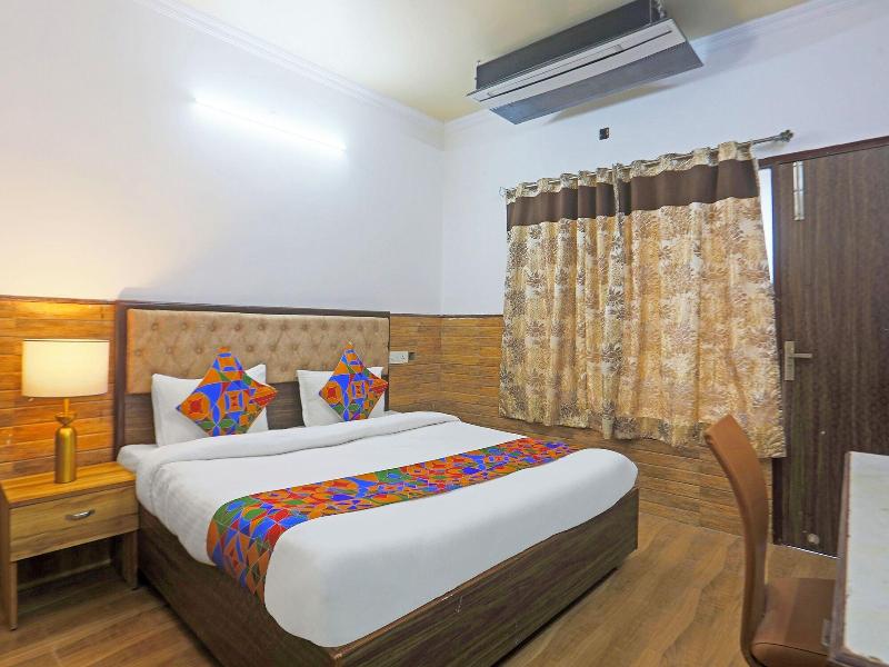 Fabhotel Vasant Villa image