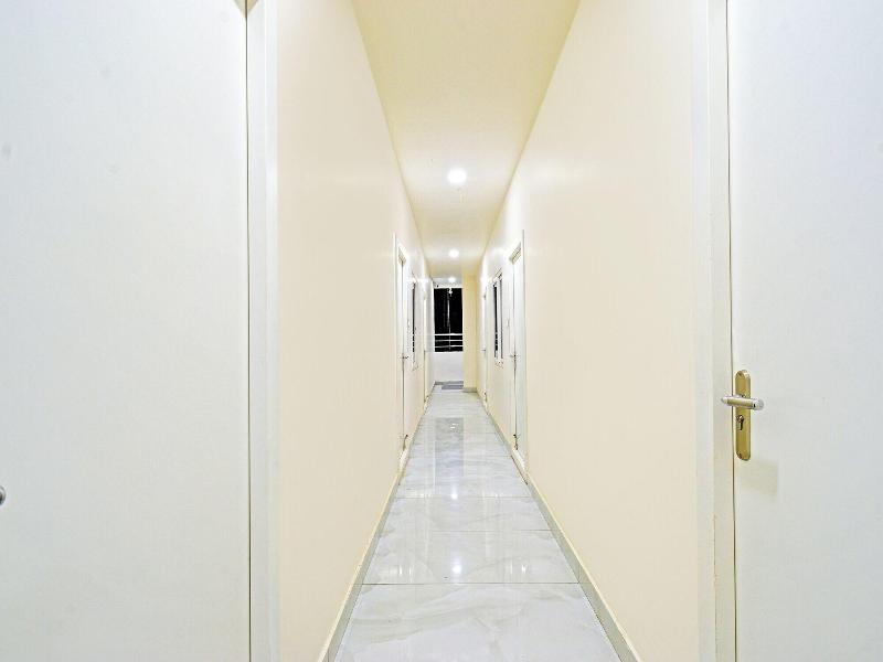 Fabhotel Lexus Grand