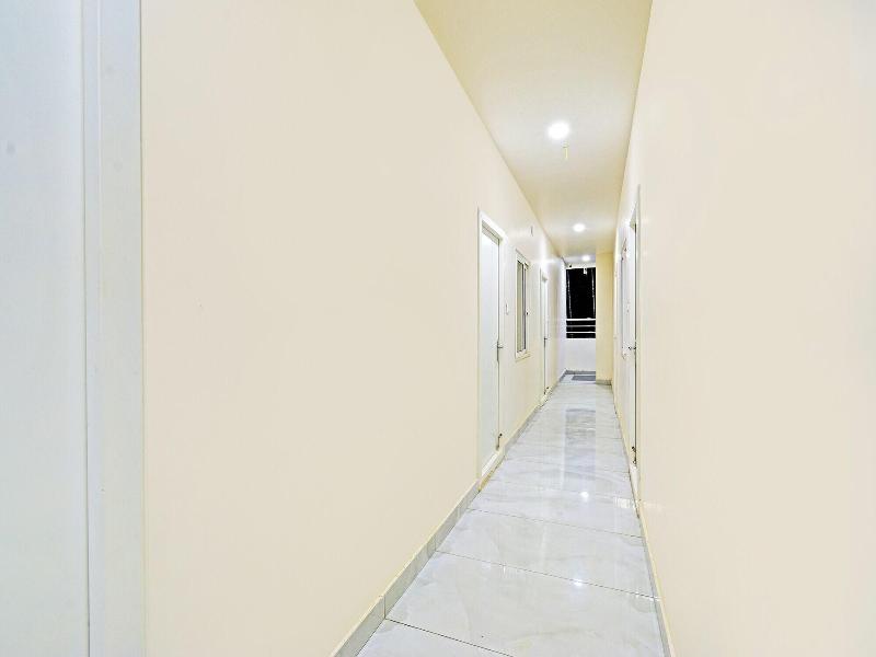 Fabhotel Lexus Grand