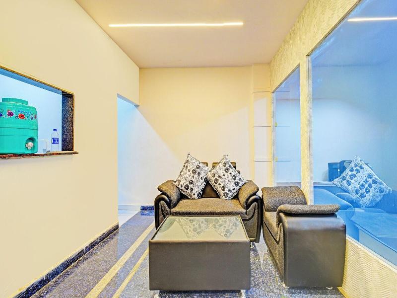 Fabhotel Lexus Grand