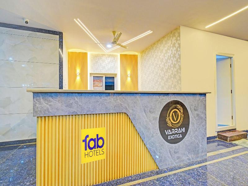 Fabhotel Lexus Grand